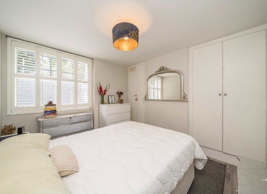 Flat St Gerards Close in Greater London