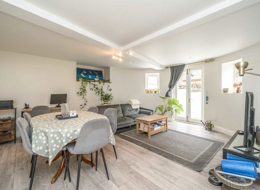 Flat St Gerards Close in Greater London