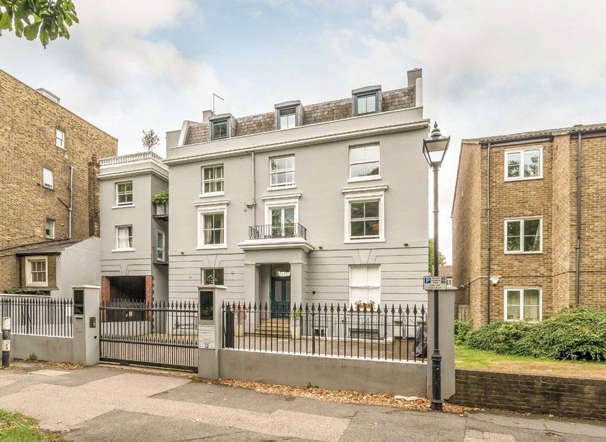 Flat St Gerards Close in Greater London