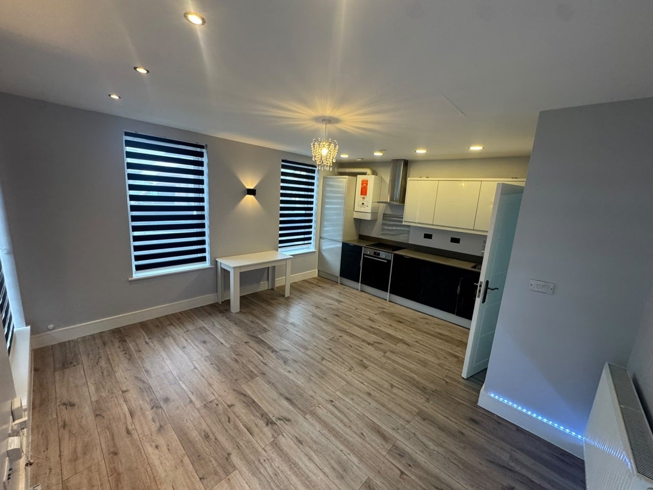 Flat Henry Road in Greater London