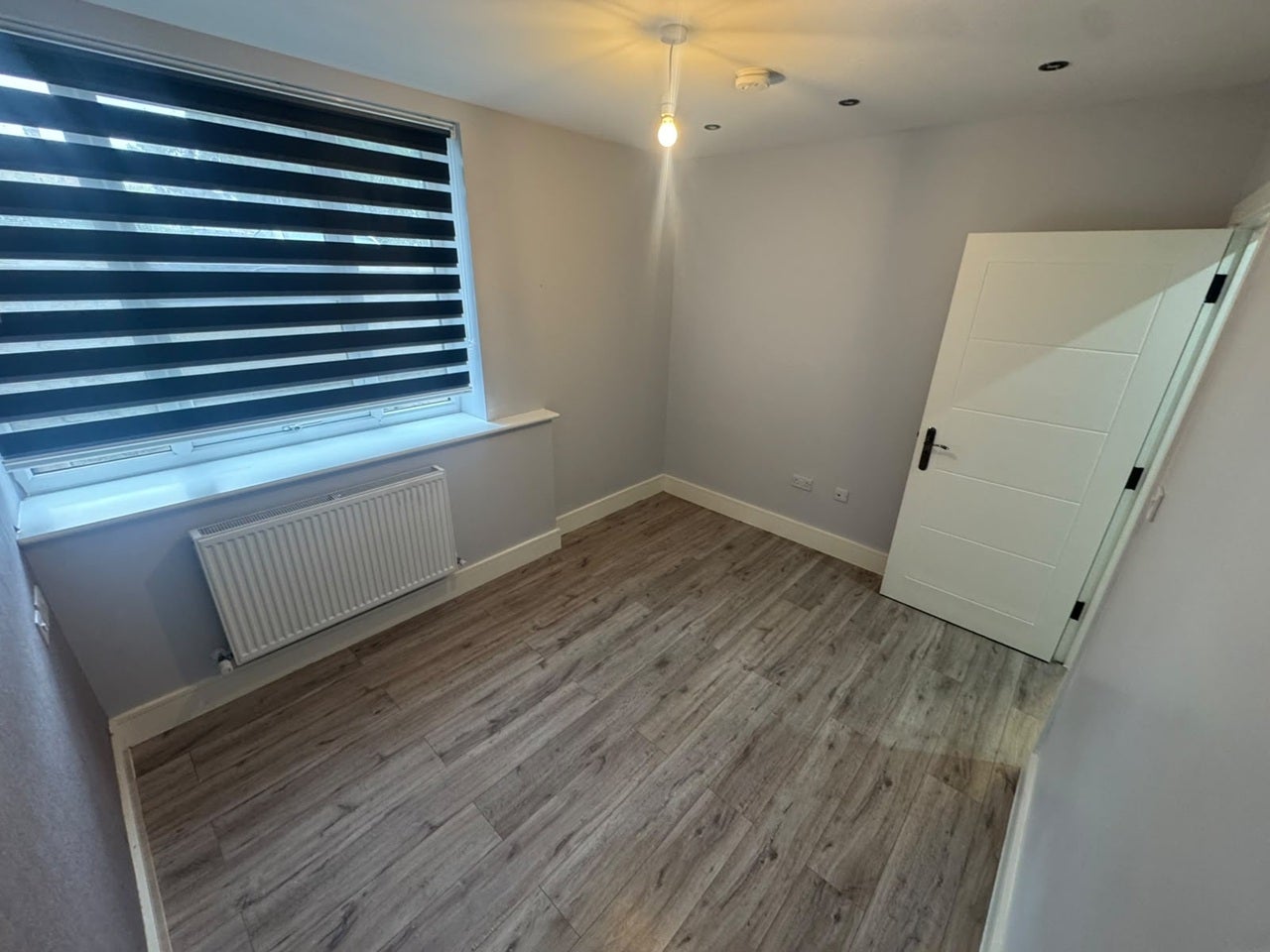 Flat Henry Road in Greater London