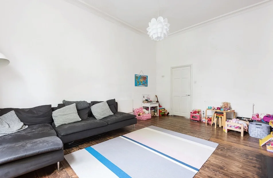 Flat Liverpool Road in Greater London