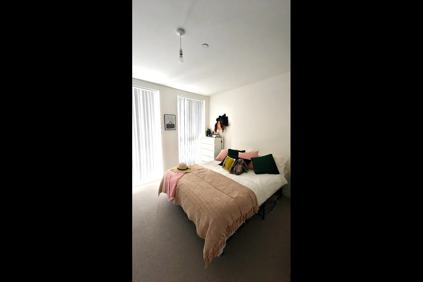 Room Rookery Way in Greater London