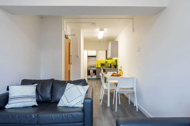 Room Lower Chatham Street in Manchester