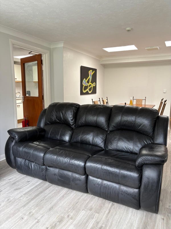 Room Highfield Road in Greater London