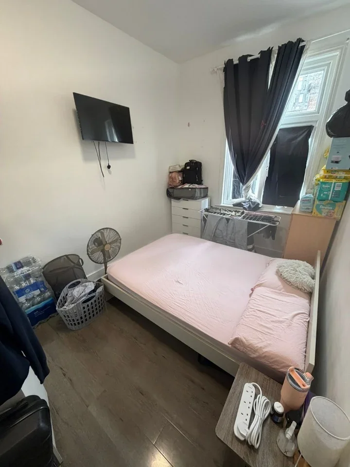 Flat Barking Road in Greater London
