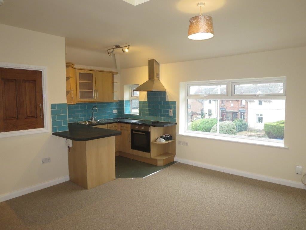 Flat Millers Lane in Stoke-On-Trent