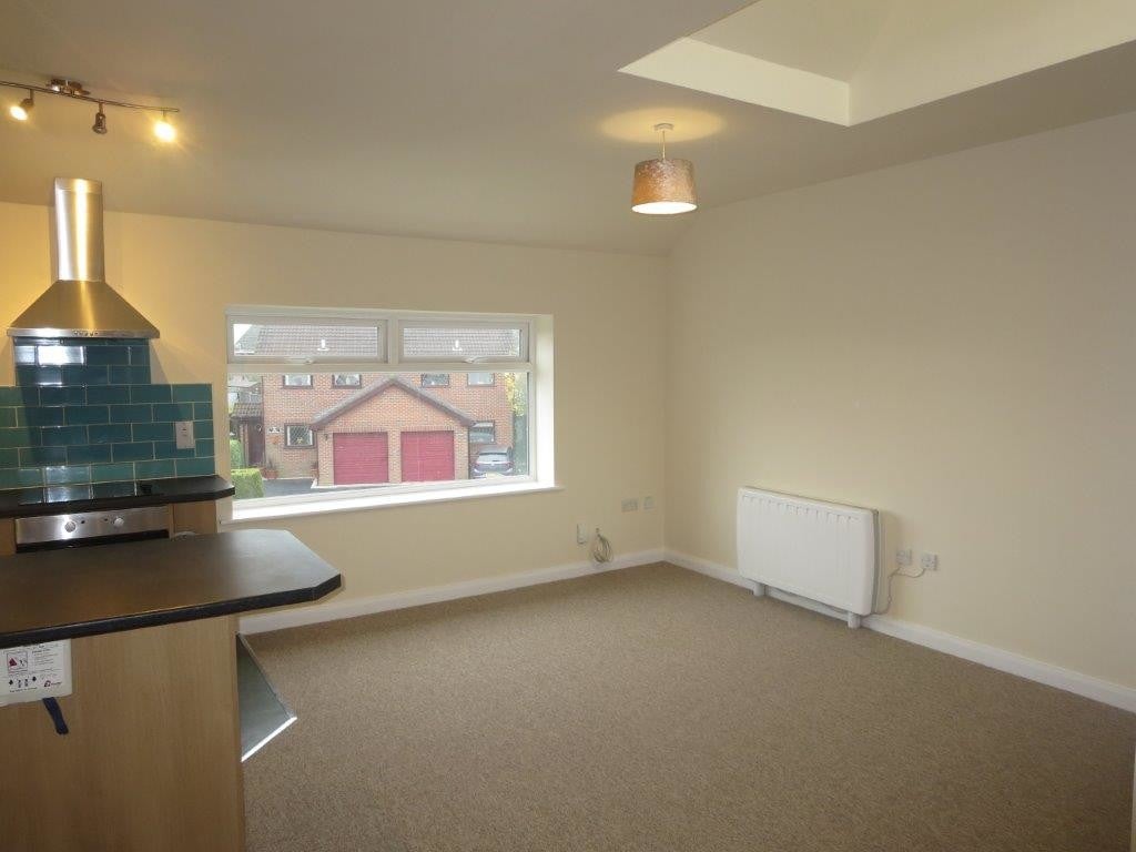 Flat Millers Lane in Stoke-On-Trent