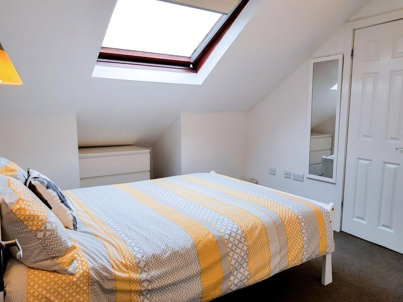 Room Back Burley Hill in Leeds