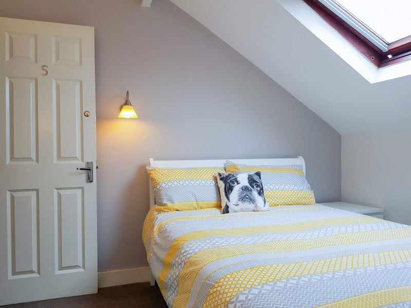 Room Back Burley Hill in Leeds