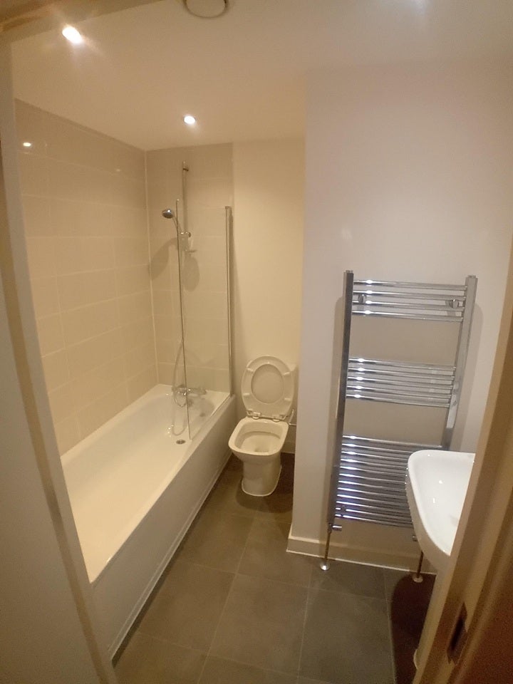Room High Street in Walton-on-Thames