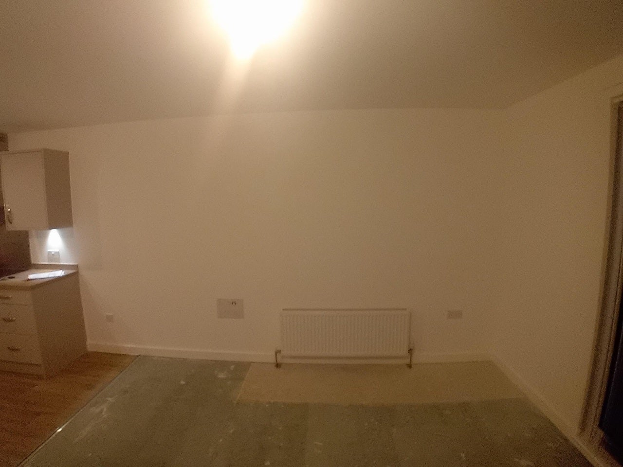 Room High Street in Walton-on-Thames