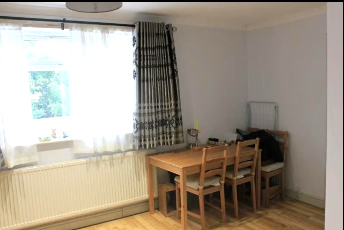 Flat Dudley Road in Greater London