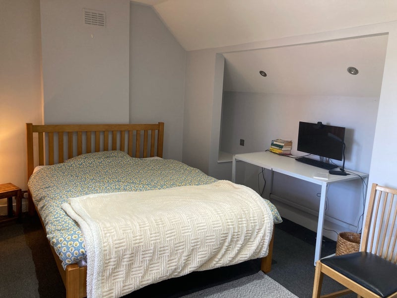 Room Barcombe Avenue in Greater London
