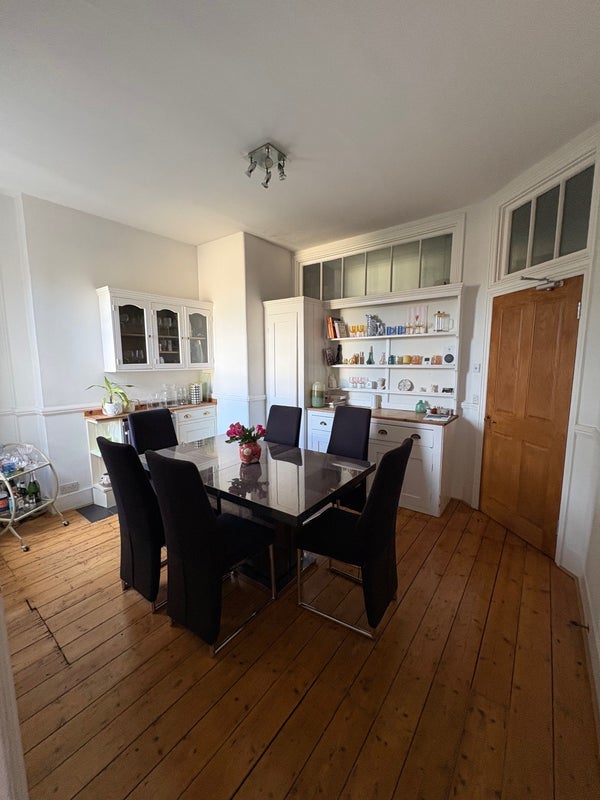 Room Abbeville Road in Greater London