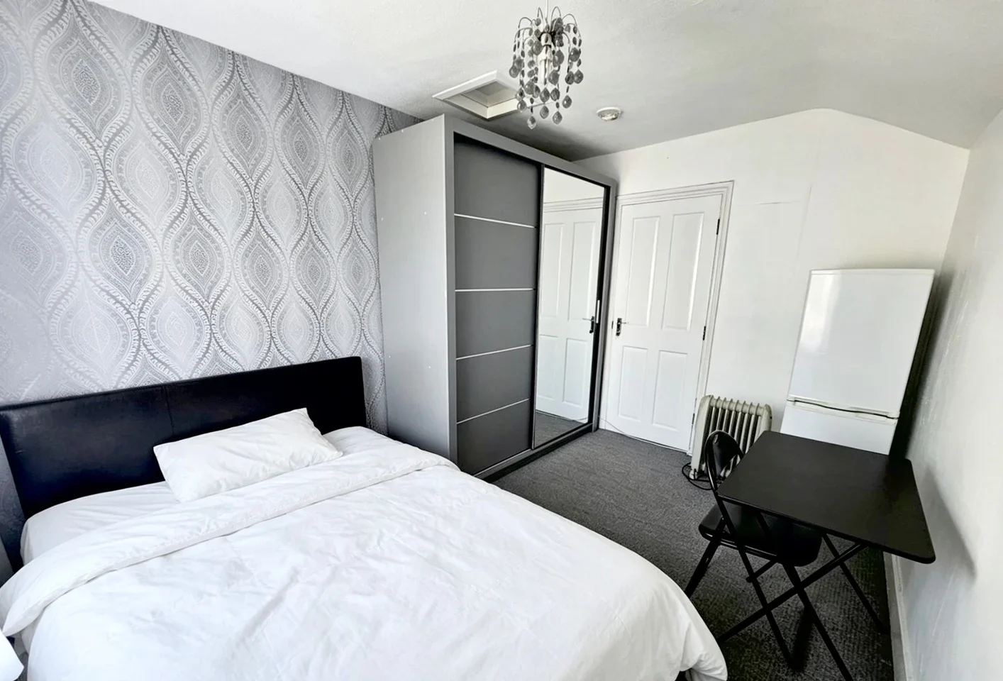 Room Nags Head Road in Greater London
