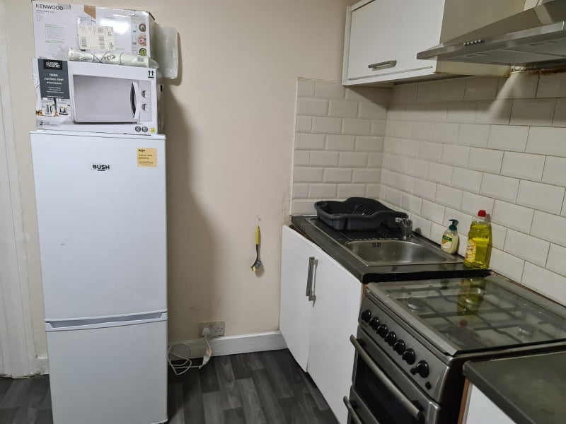 Room Steele Road in Greater London