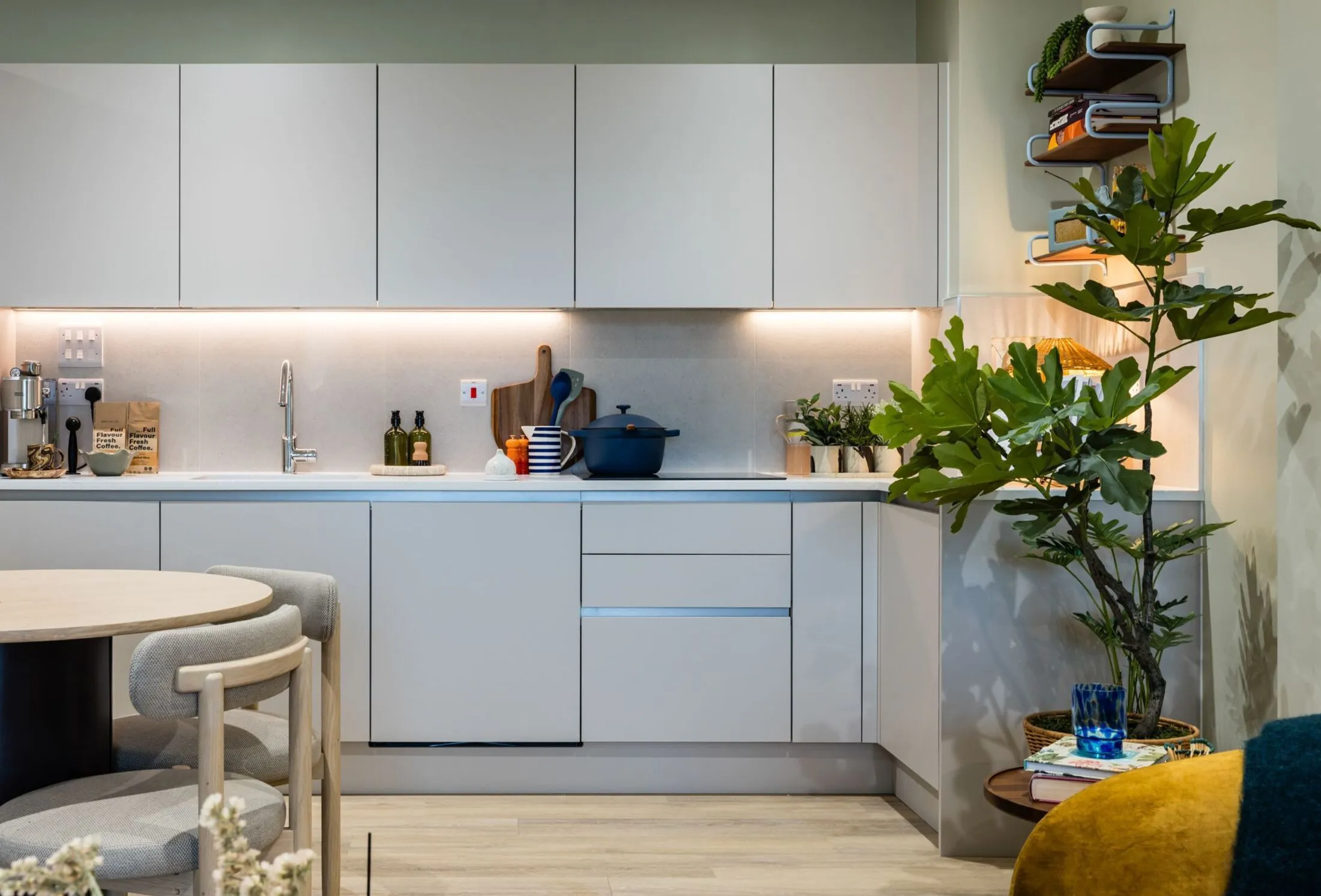 Flat Dawley Parade in Greater London
