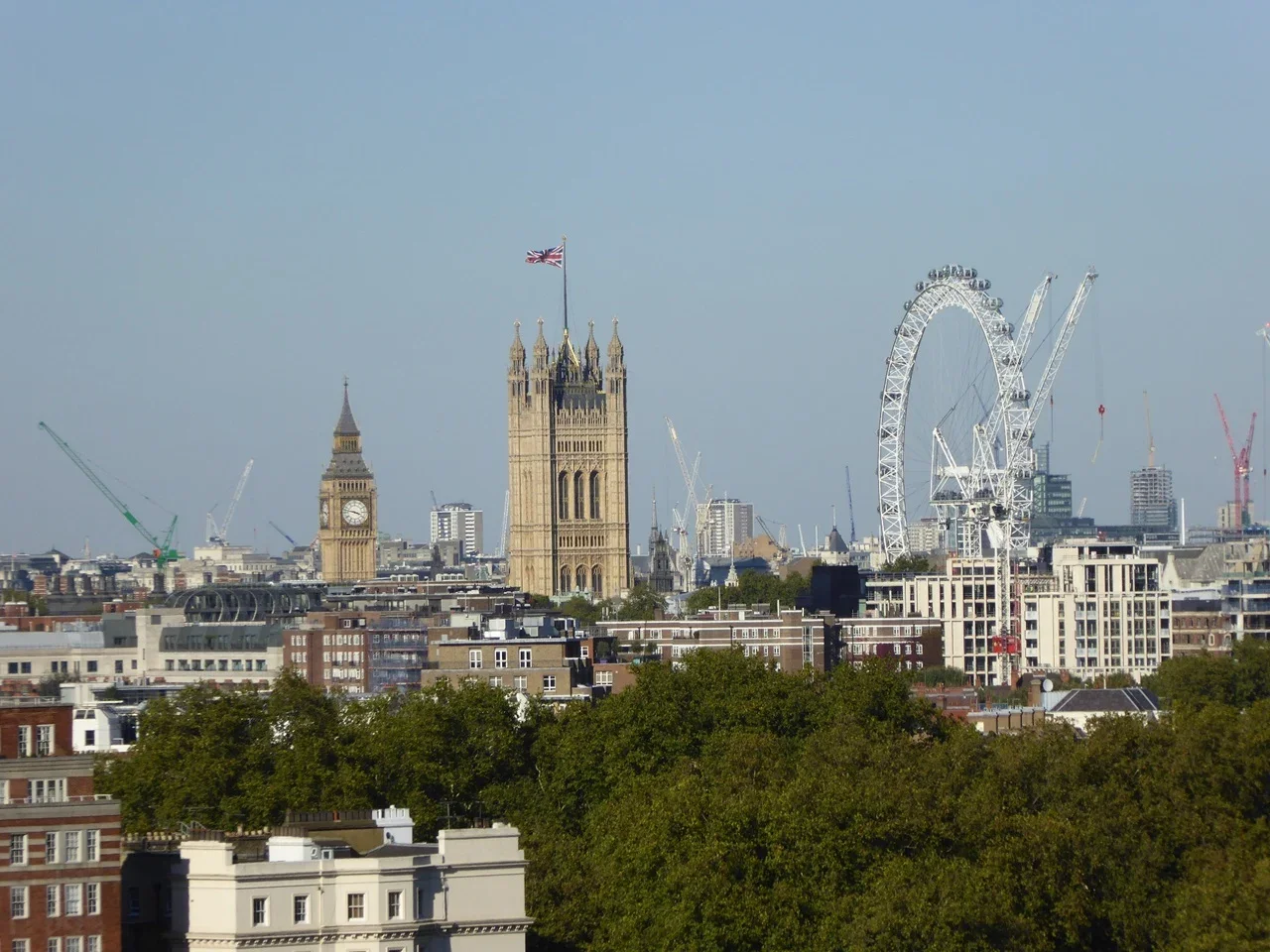 Flat Tideway Walk in Greater London