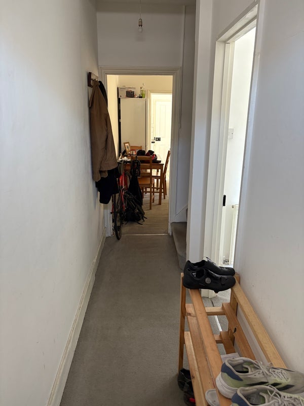 Room Fountain Road in Greater London
