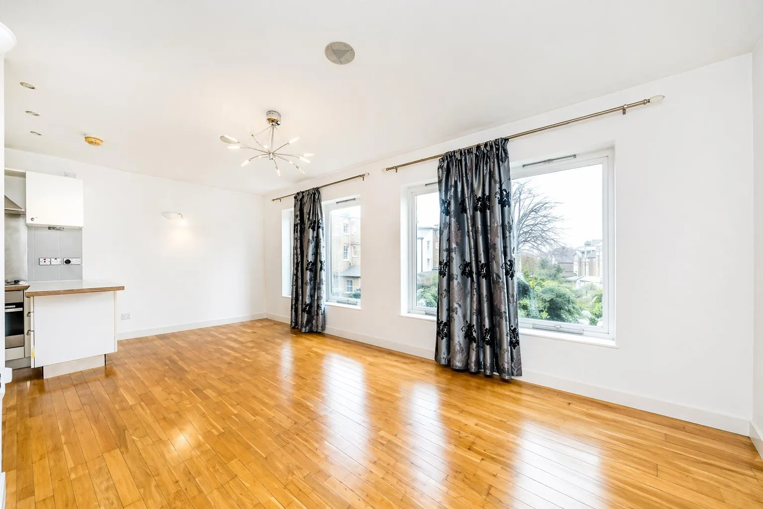 Flat Upper Richmond Road in Greater London