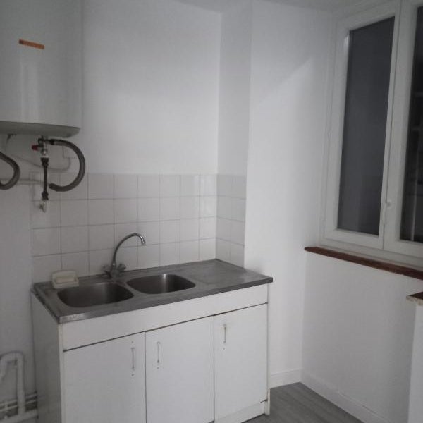 Flat Rue du-Serret in Corps