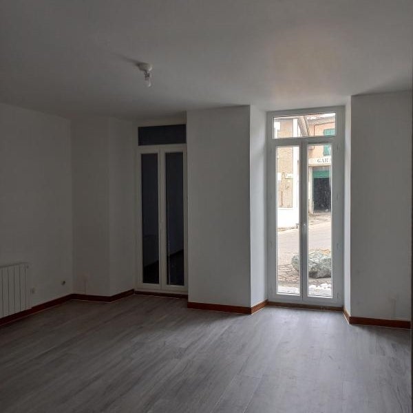 Flat Rue du-Serret in Corps