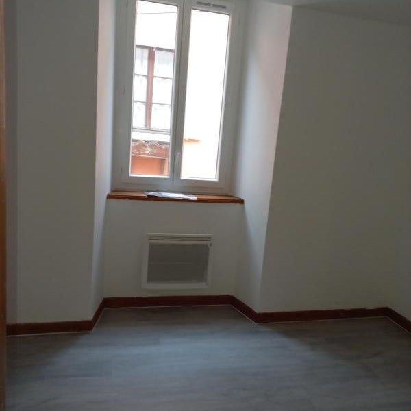 Flat Rue du-Serret in Corps