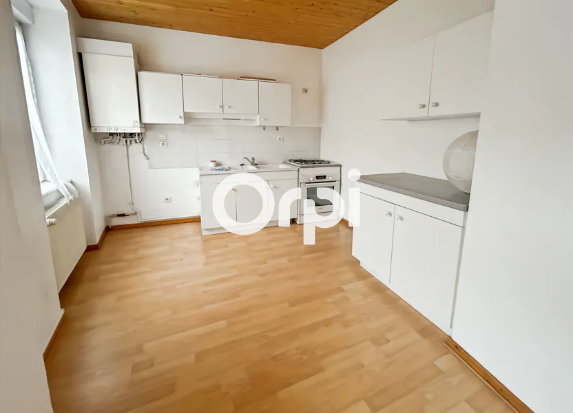 Flat Rue Porte Chadut in Saint-Symphorien-sur-Coise