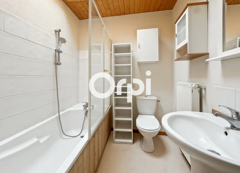 Flat Rue Porte Chadut in Saint-Symphorien-sur-Coise
