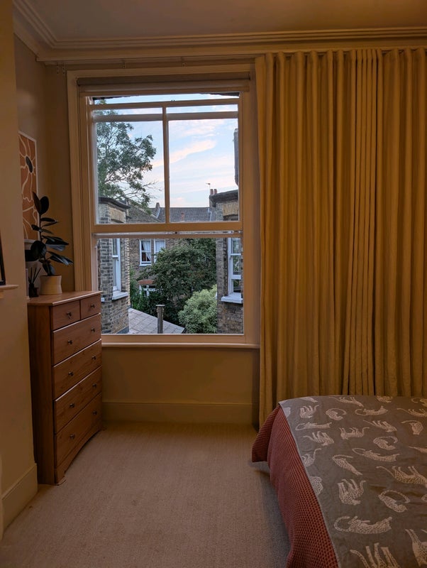 Room Nevis Road in Greater London