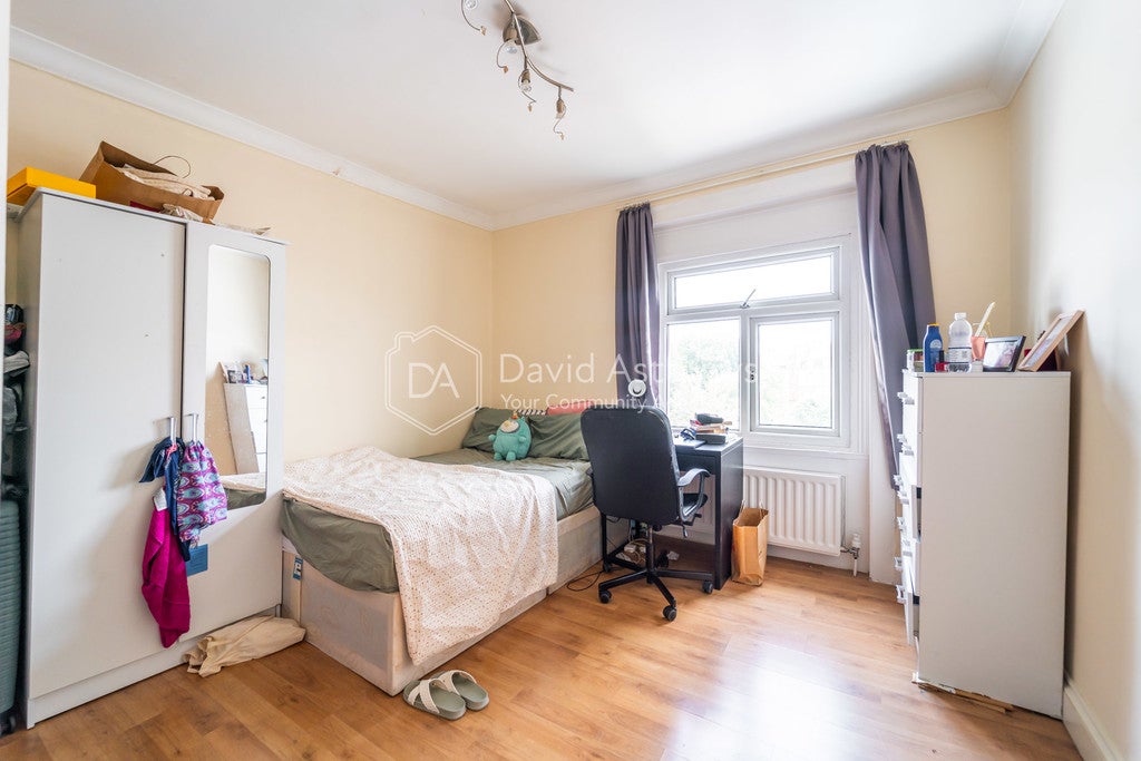 Room Haverstock Hill in Greater London