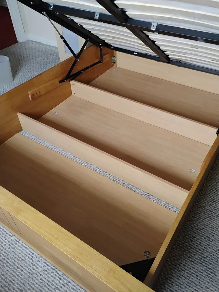 Room Fairgreen Court in Greater London