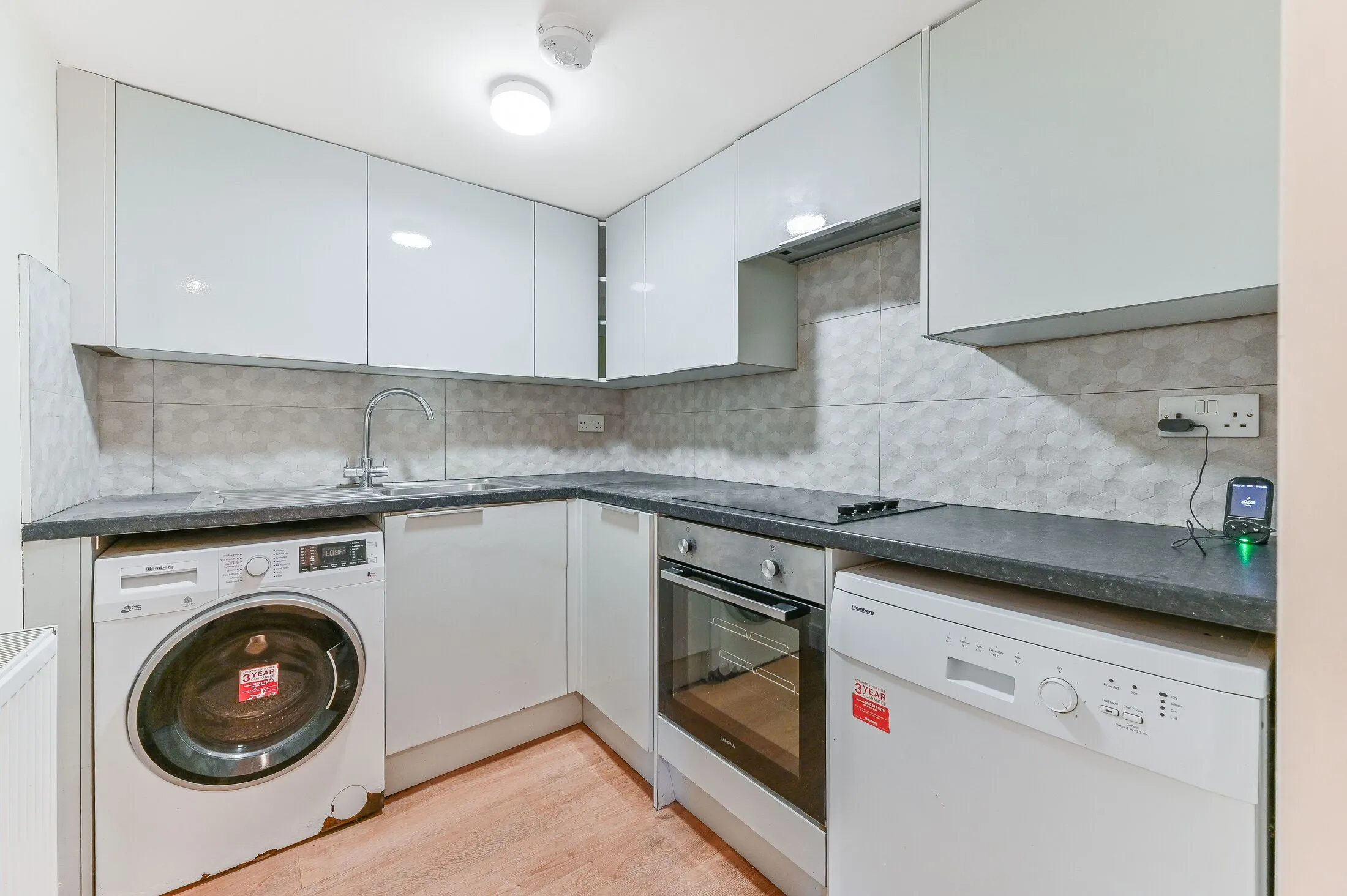 Flat Owen Close in Greater London