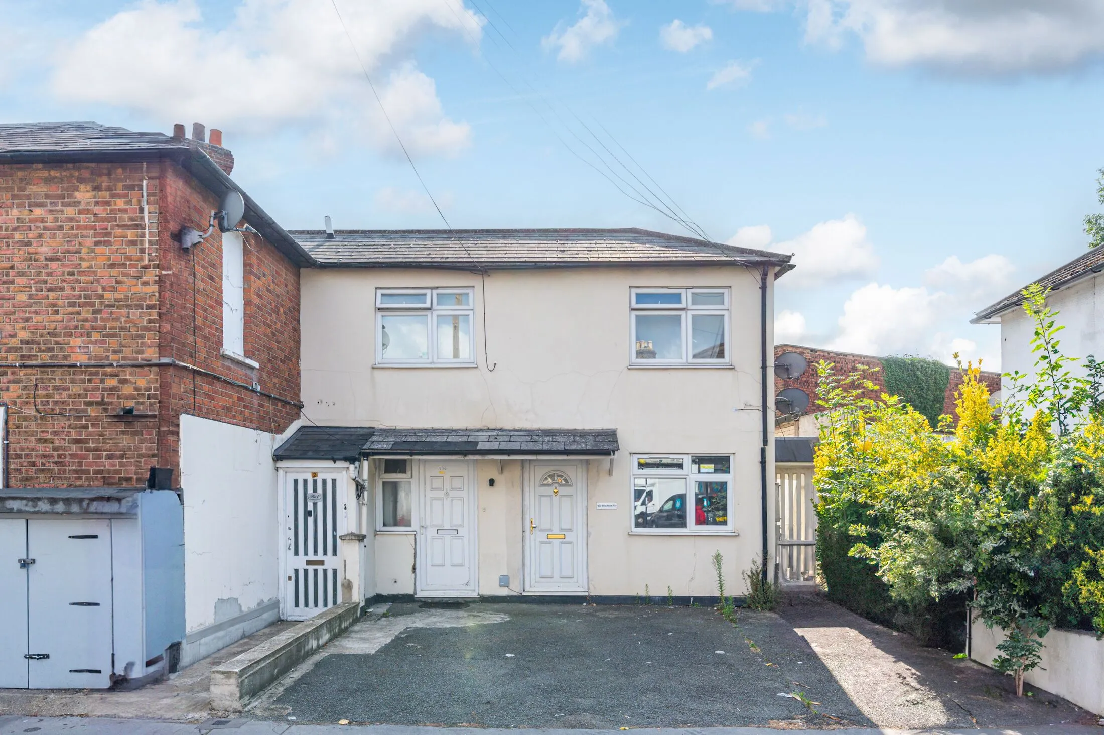 Flat Owen Close in Greater London