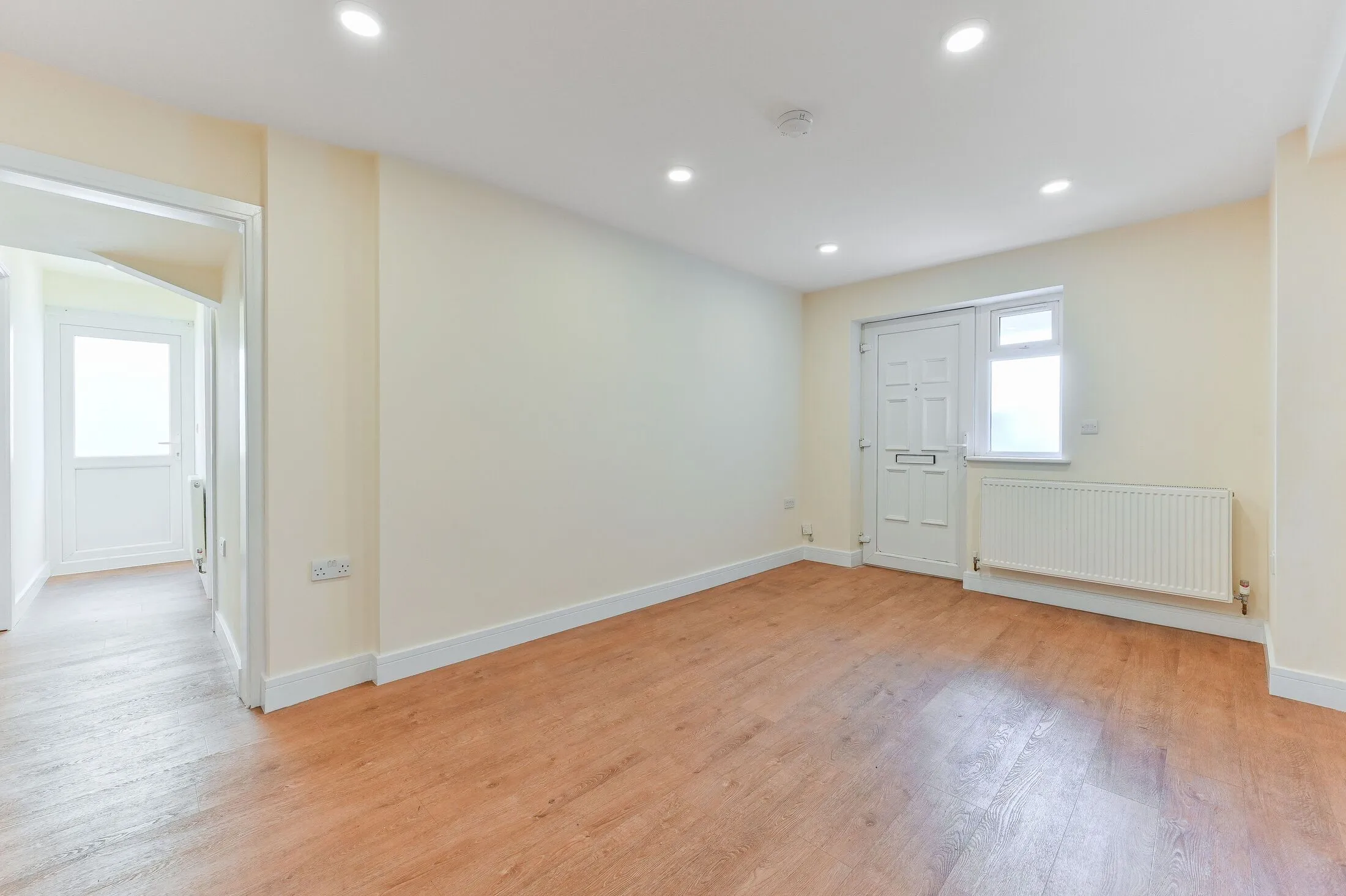 Flat Owen Close in Greater London