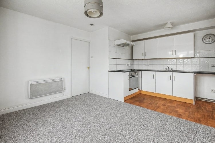 Flat Kestrel Way in Cherwell District