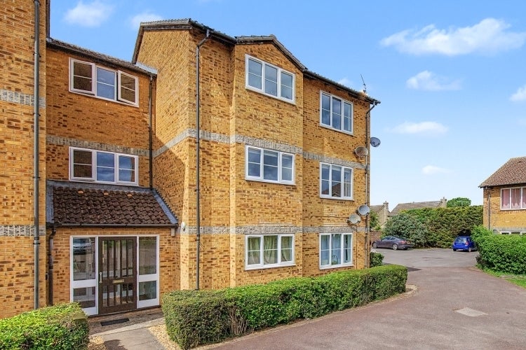 Flat Kestrel Way in Cherwell District