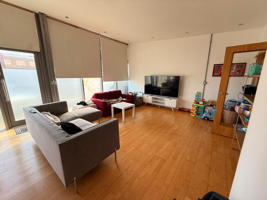 Flat Hazelwood Road in Northampton