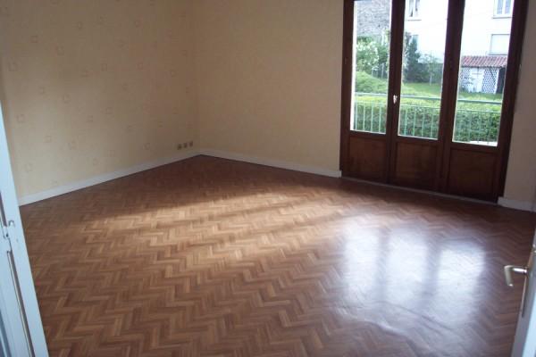 Flat Avenue Charles de Gaulle in Monistrol-sur-Loire