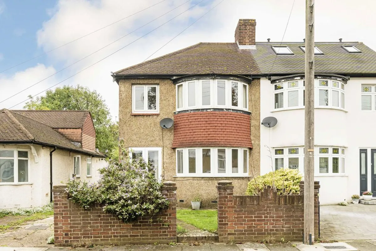 House Glasbrook Avenue in Greater London