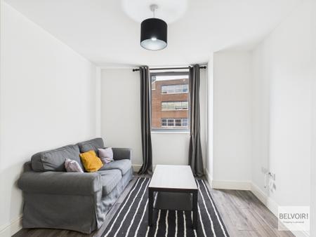 Flat Surrey Street in Sheffield