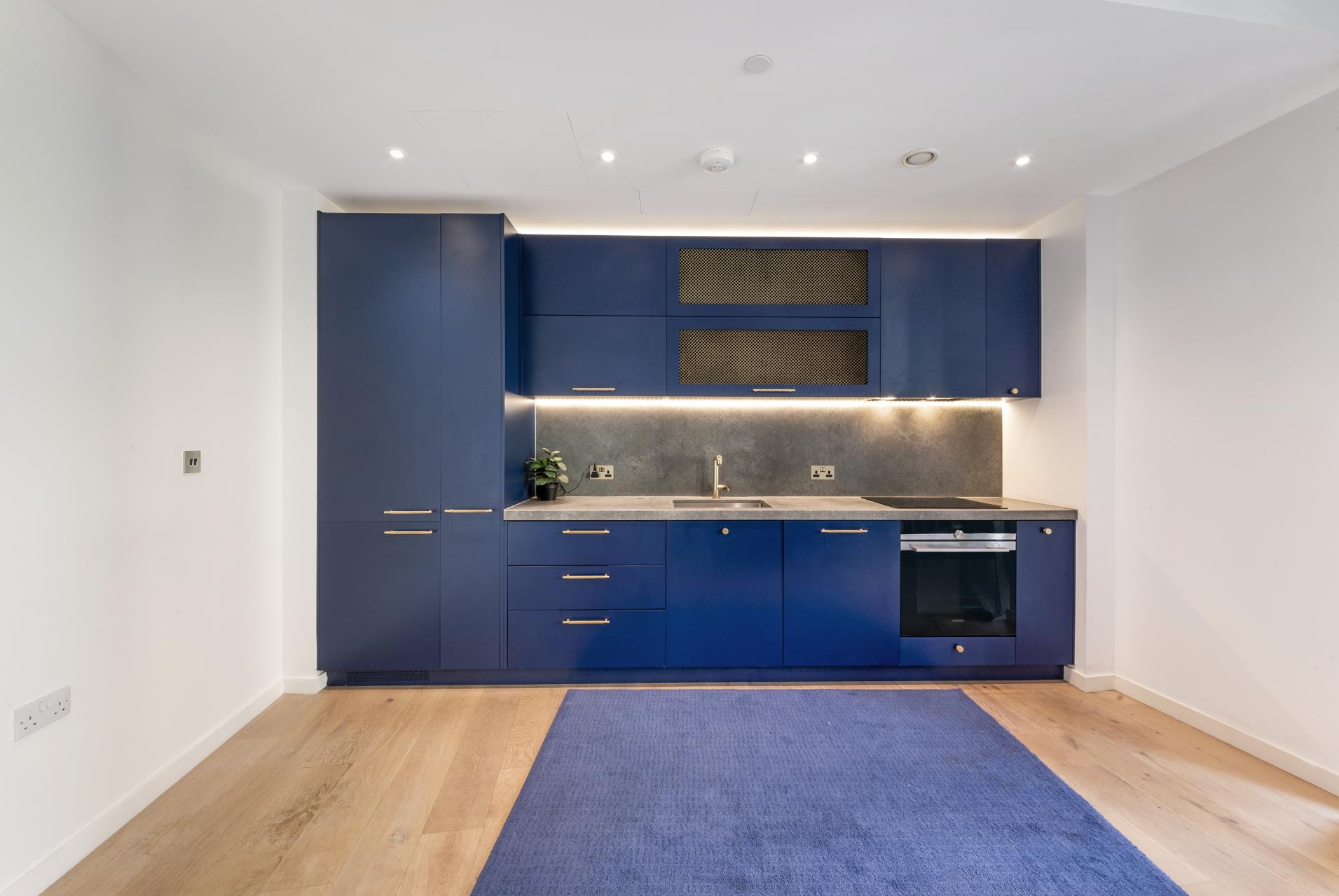 Flat Orchard Place in Greater London