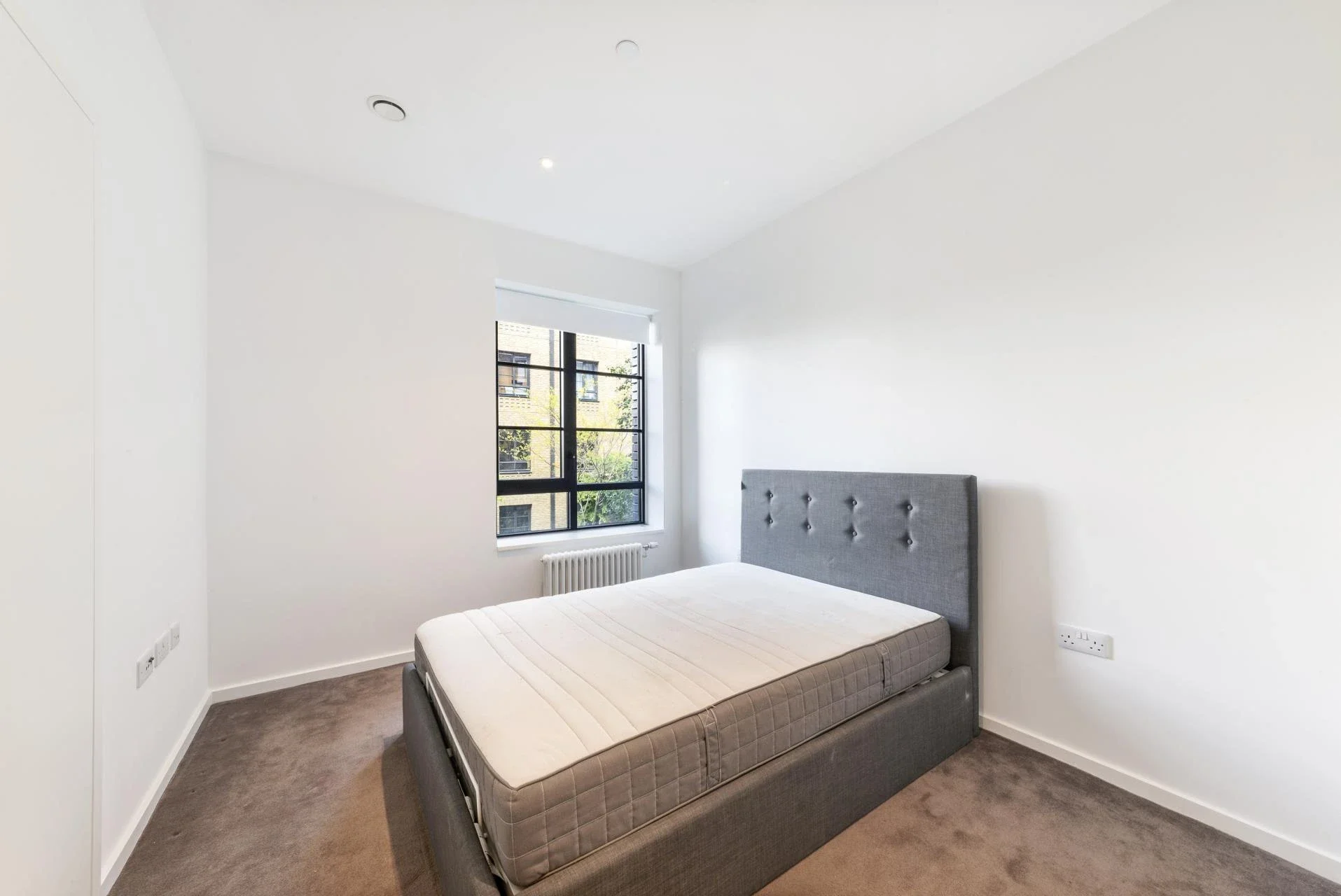 Flat Orchard Place in Greater London