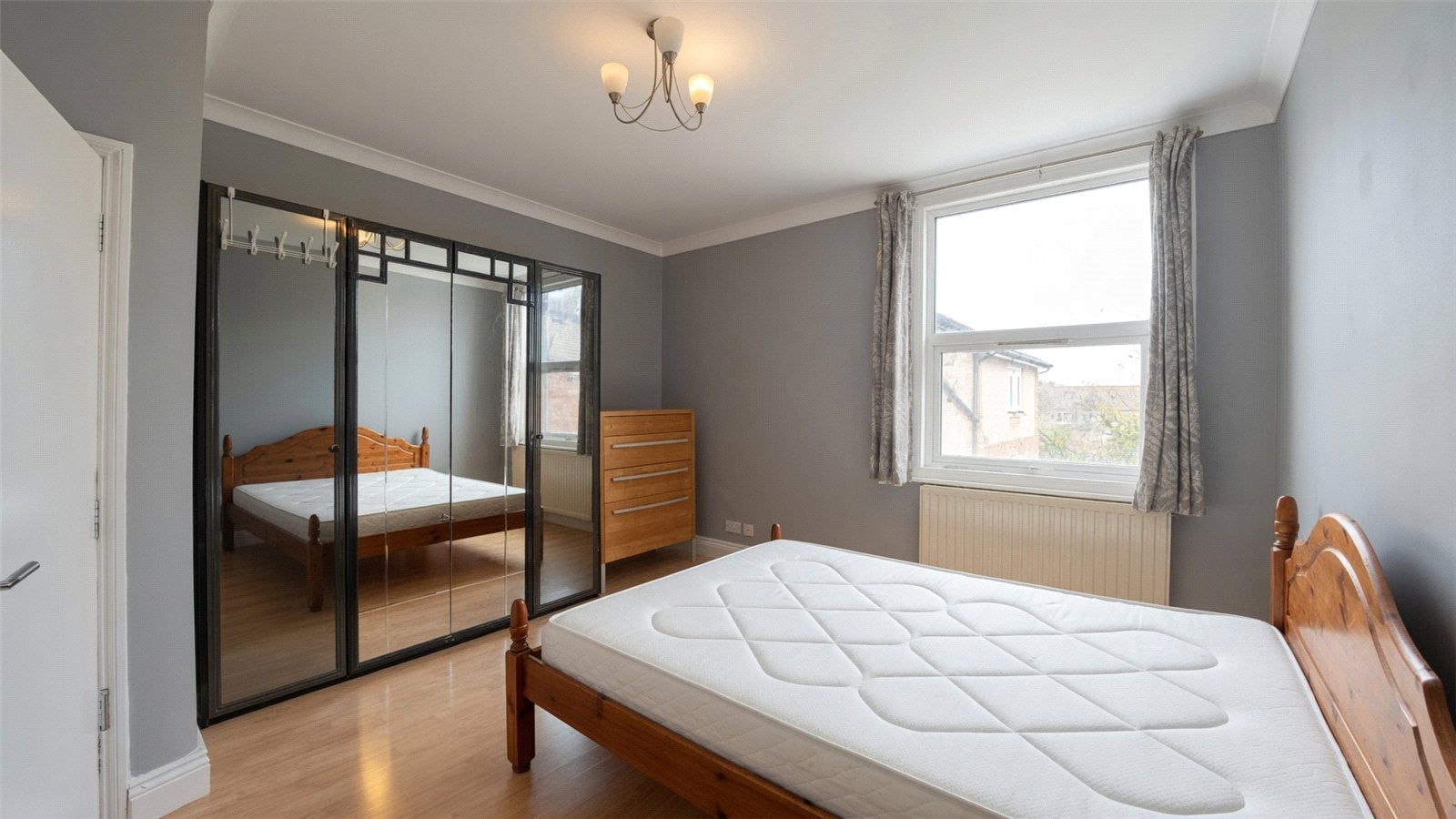Flat Winchester Avenue in Greater London