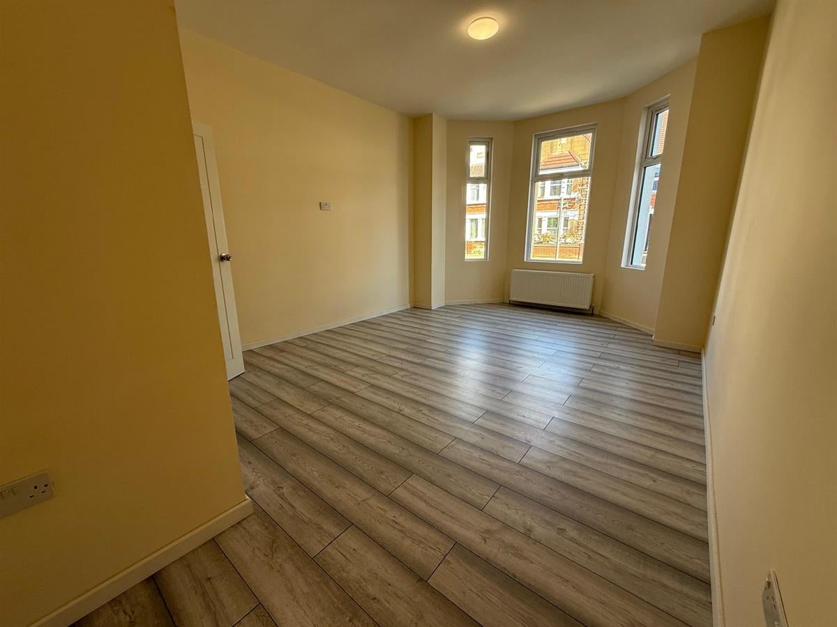 Room Welldon Crescent in Greater London