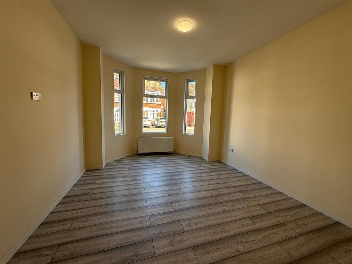Room Welldon Crescent in Greater London