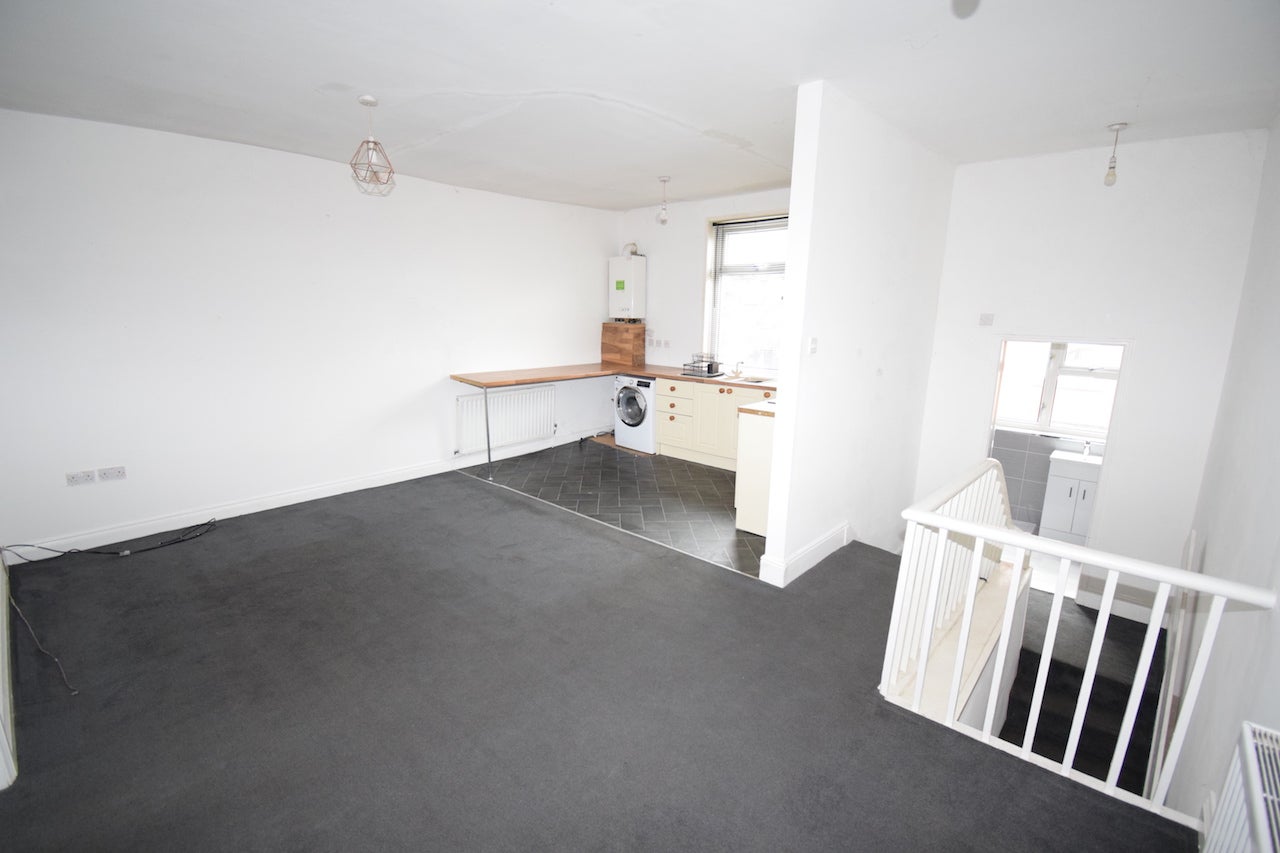 Flat Whitworth Terrace in Spennymoor