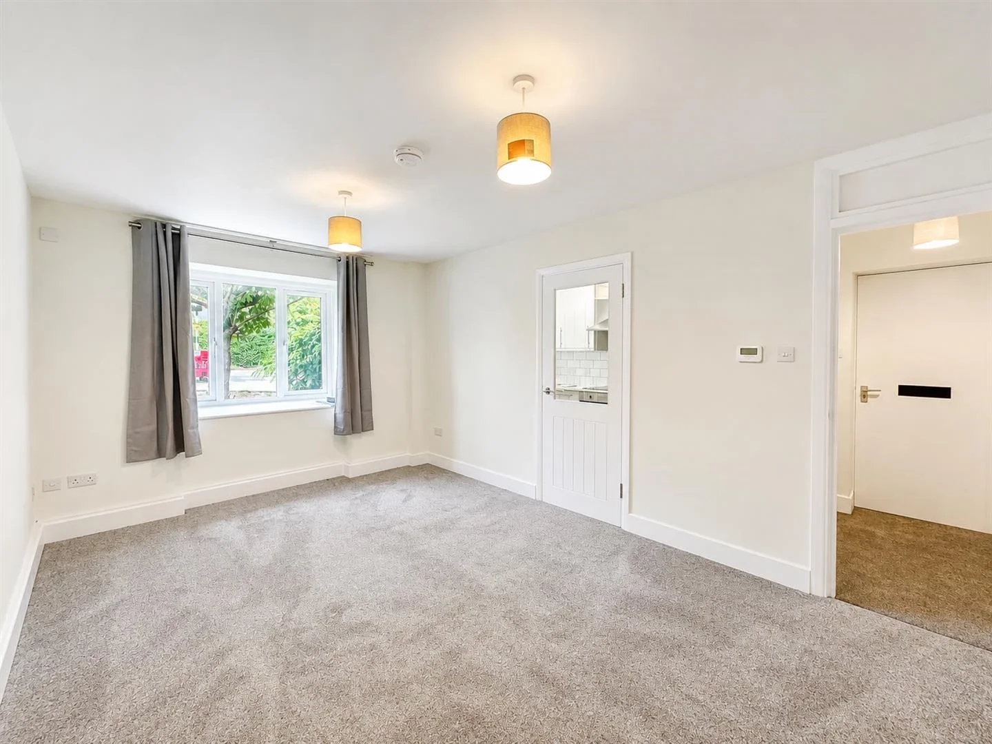 Flat Chase Road in Greater London