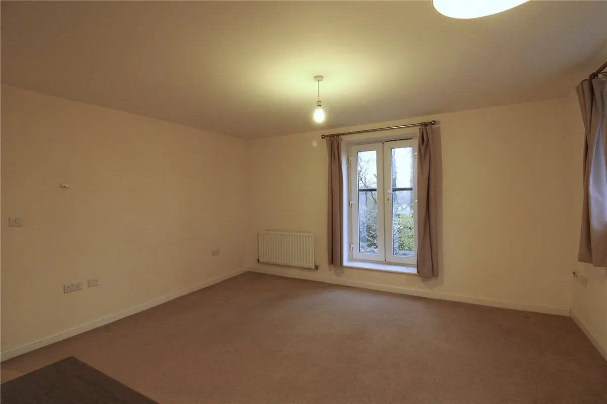 Flat Hansen Gardens in Hedge End